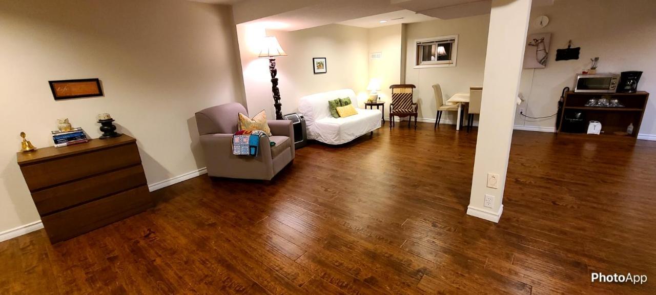 Spacious And Bright Unit With Natural Light. Pickering Extérieur photo