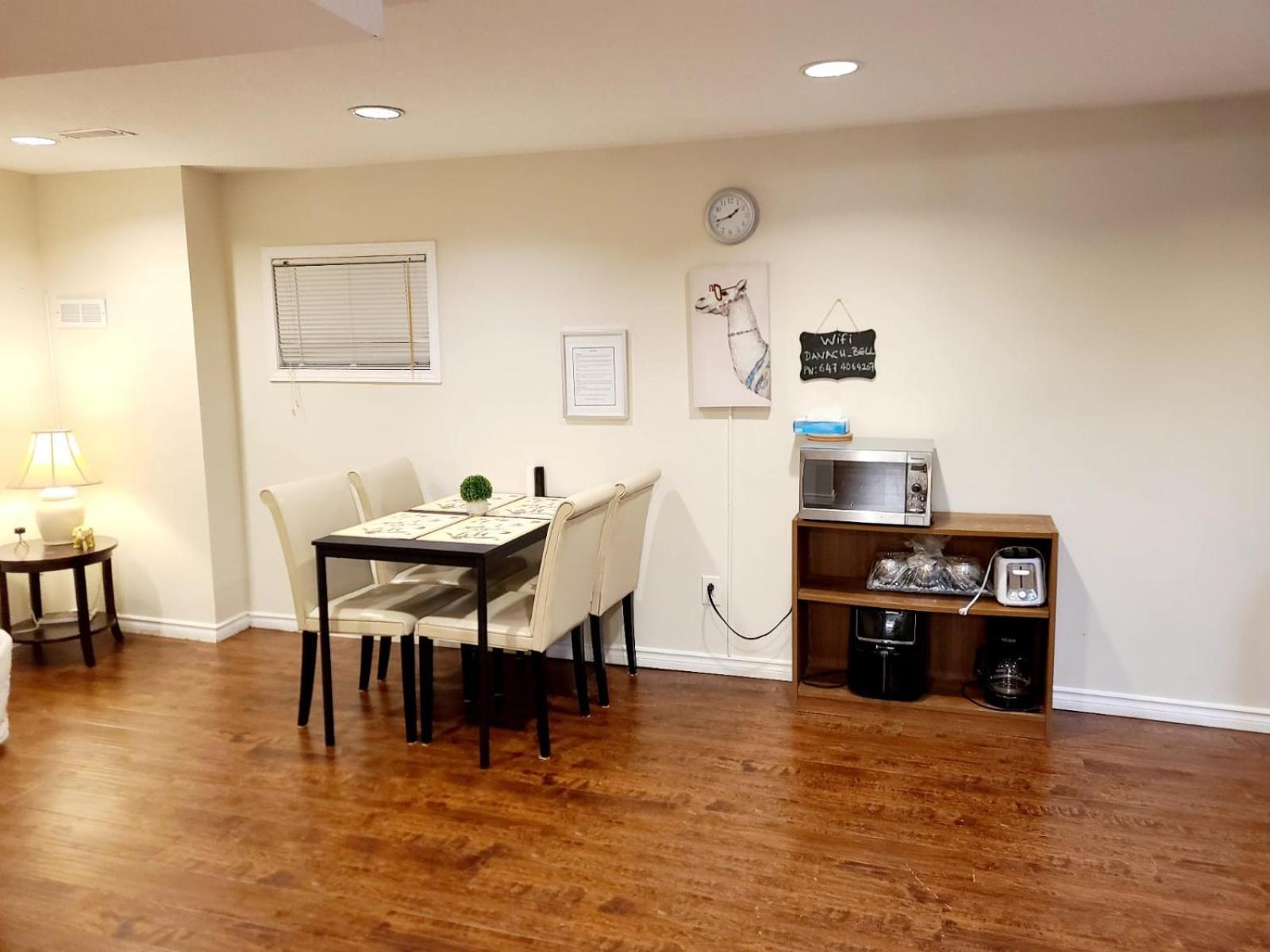 Spacious And Bright Unit With Natural Light. Pickering Extérieur photo